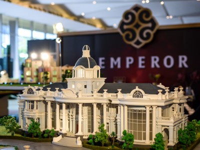 Emperor  040